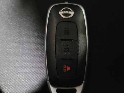 Used 2023 Nissan Rogue S image 32