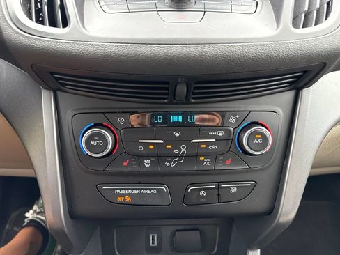 Used 2018 Ford Escape SEL AWD/4WD image 16