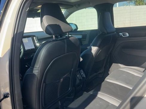Certified 2025 Volvo XC40 B5 Ultra w/ Climate Package AWD/4WD image 20