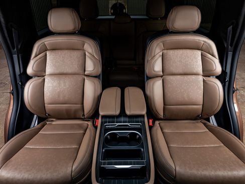 Used 2025 Lincoln Navigator Black Label AWD/4WD image 31