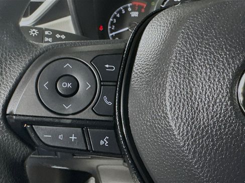 Used 2021 Toyota Corolla LE image 16