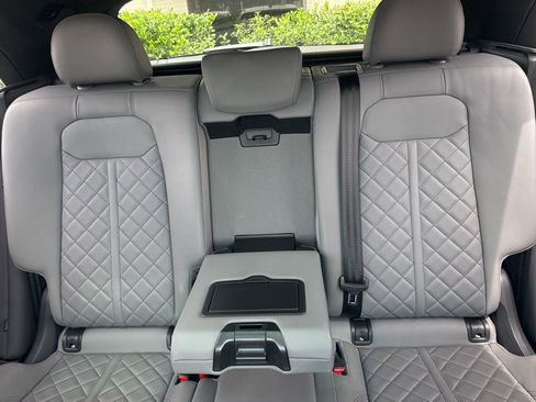 Used 2023 Audi SQ8 Premium Plus AWD/4WD image 21