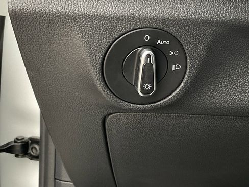 Used 2025 Volkswagen Jetta Sport image 25