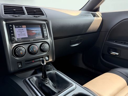 Used 2010 Dodge Challenger R/T RWD image 12