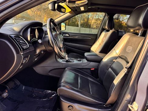 Used 2020 Jeep Grand Cherokee Overland image 14