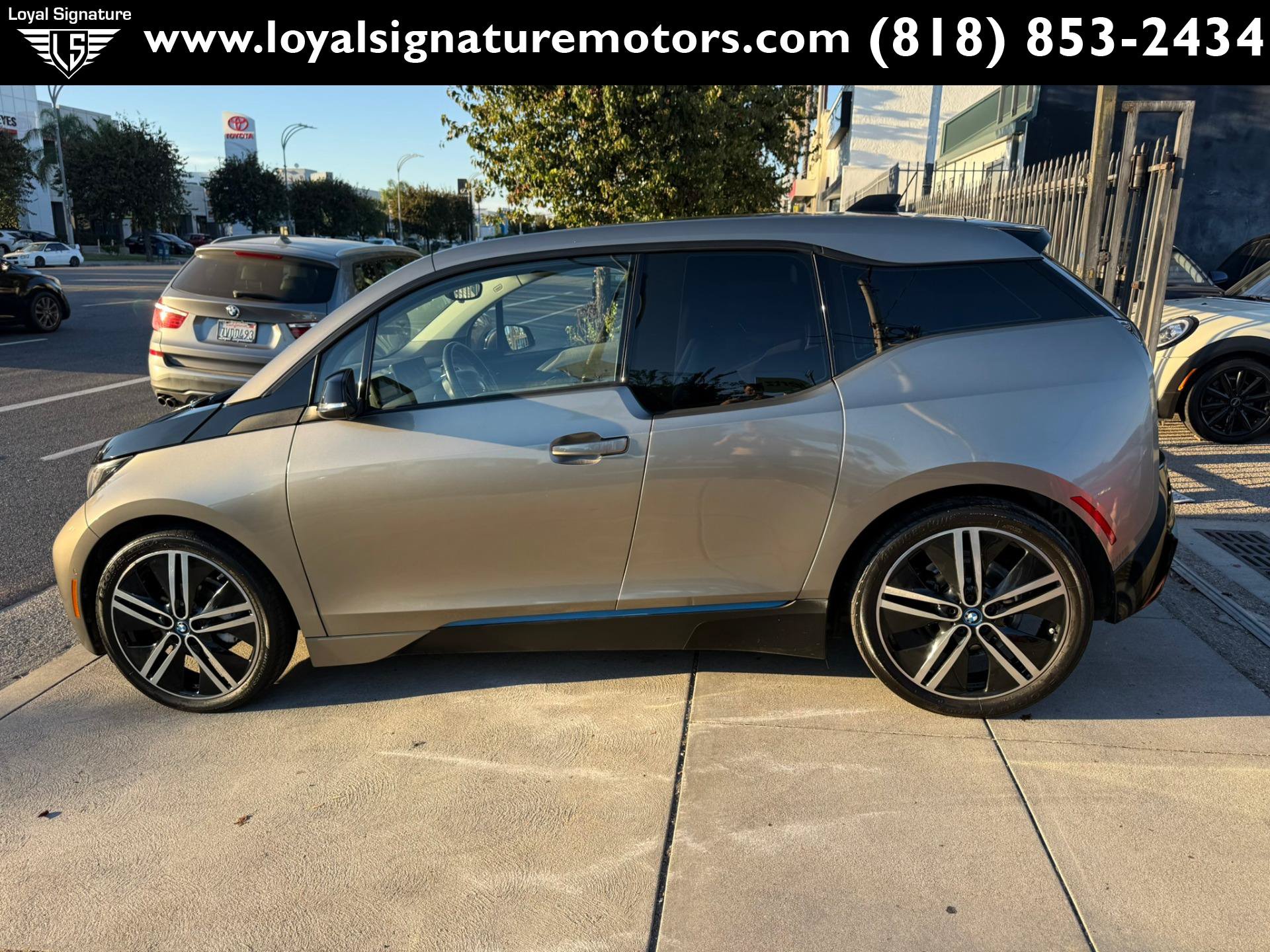 Used 2017 BMW i3 w/ Range Extender RWD image 4