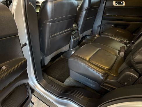 Used 2014 Ford Explorer XLT w/ Equipment Group 202A image 14