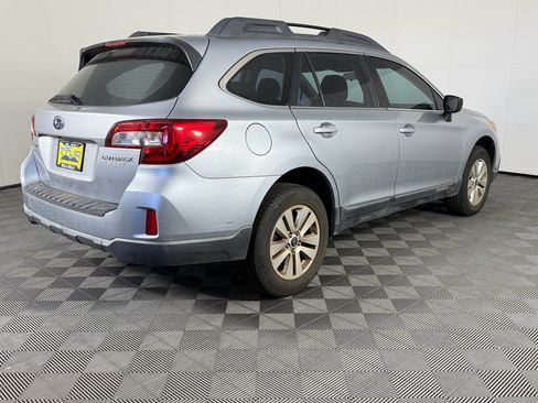 Used 2017 Subaru Outback 2.5i AWD/4WD image 5