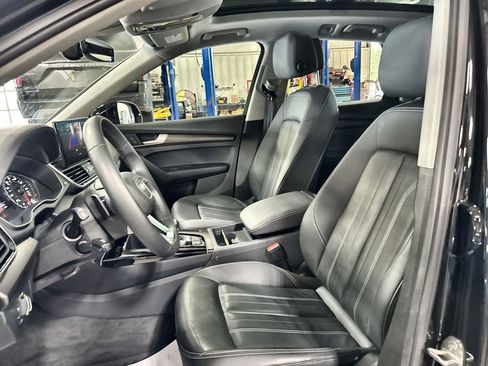 Used 2023 Audi Q5 2.0T Premium w/ Convenience Package AWD/4WD image 12