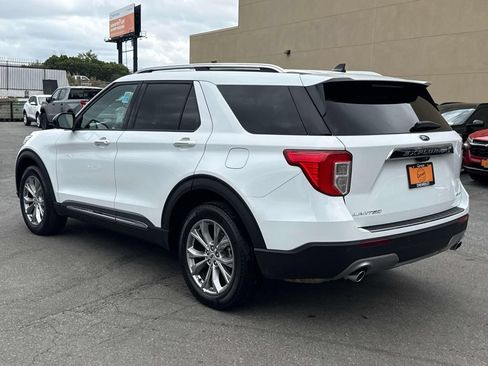 Used 2023 Ford Explorer Limited AWD/4WD image 4