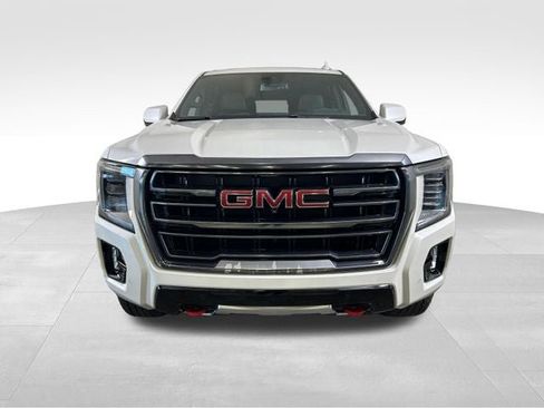 Used 2024 GMC Yukon AT4 w/ Technology Package AWD/4WD image 9