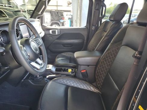 Used 2023 Jeep Gladiator Overland image 17