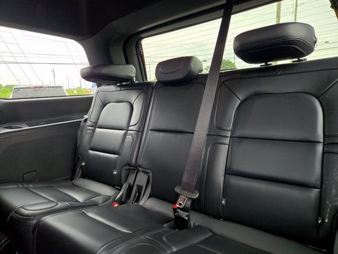 Used 2024 Lincoln Navigator Premiere AWD/4WD image 15