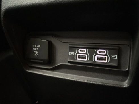 Used 2024 Jeep Grand Cherokee Altitude image 17