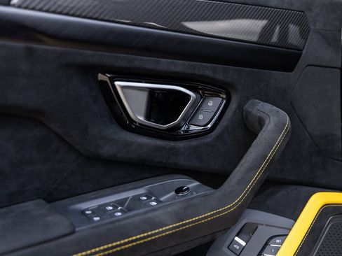 Used 2024 Lamborghini Urus Performante image 25