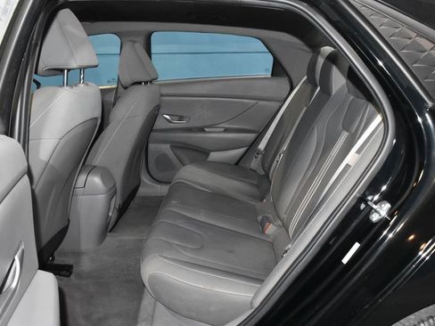 Used 2024 Hyundai Elantra SEL FWD image 23