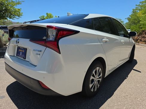 Used 2019 Toyota Prius XLE AWD/4WD image 17