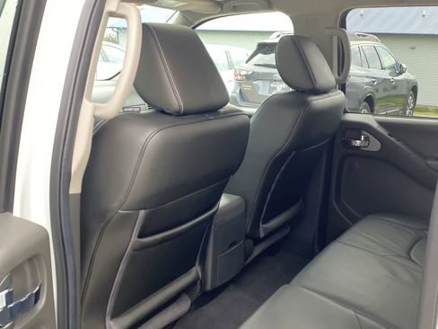 Used 2020 Nissan Frontier PRO-4X w/ Pro-4x Utility Package image 17