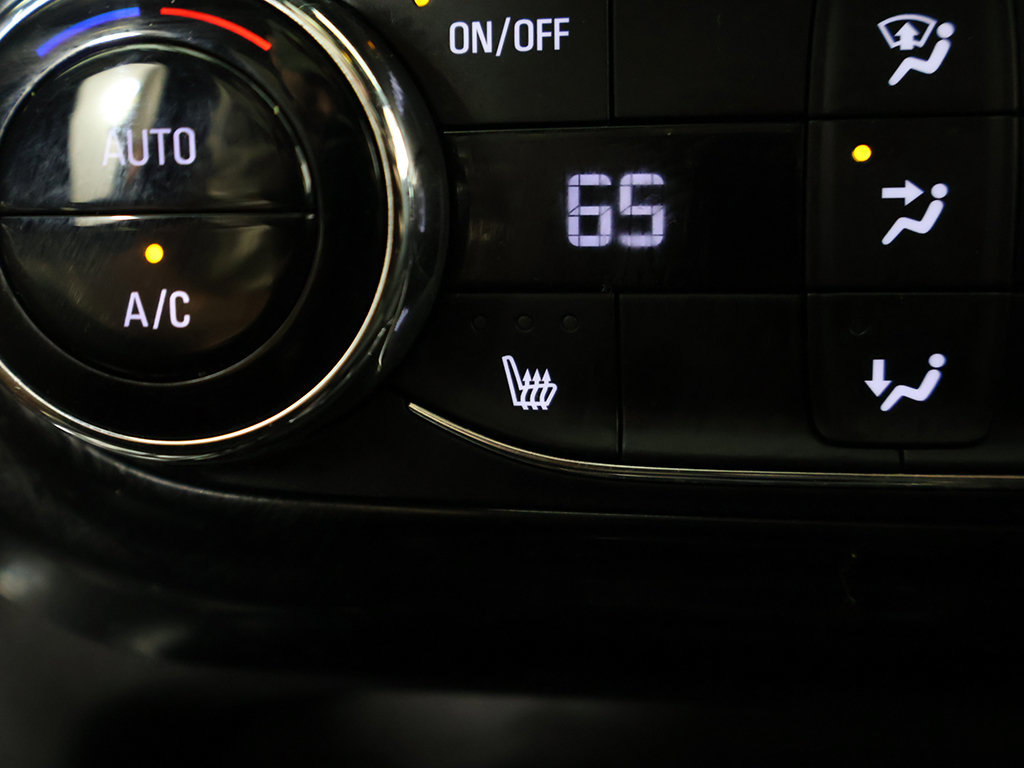 Used 2024 Chevrolet Trax RS w/ Driver Confidence Package FWD image 49