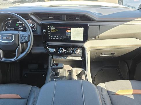 Used 2024 GMC Sierra 1500 AT4 w/ Technology Package AWD/4WD image 20