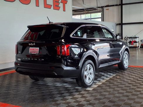 Used 2022 Kia Sorento LX AWD/4WD image 7