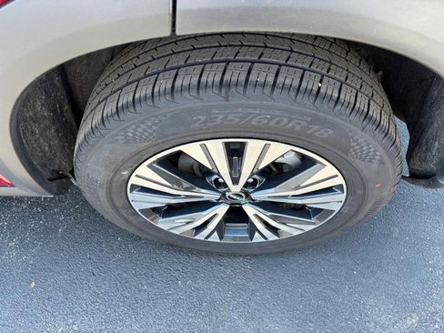 Used 2023 Nissan Rogue SV AWD/4WD image 9