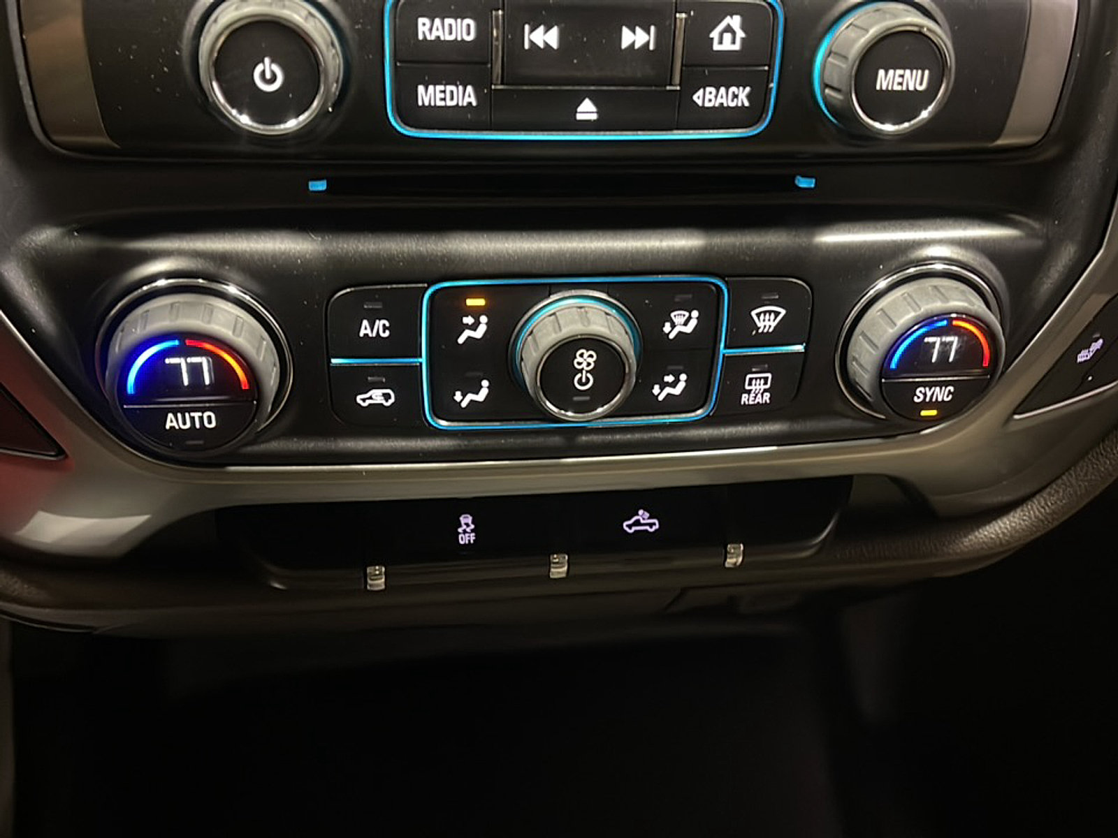 Used 2015 Chevrolet Silverado 1500 LTZ AWD/4WD image 10