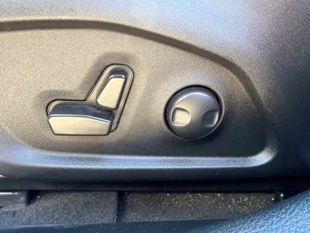 Used 2024 Jeep Compass Limited w/ Sun and Sound Group AWD/4WD image 17