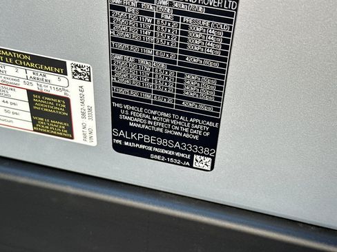Certified 2025 Land Rover Range Rover Long Wheelbase SE AWD/4WD image 19