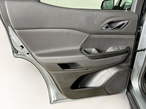 Used 2023 GMC Acadia SLT w/ Elevation Edition image 27