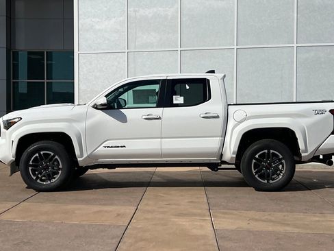 New 2025 Toyota Tacoma TRD Sport image 7