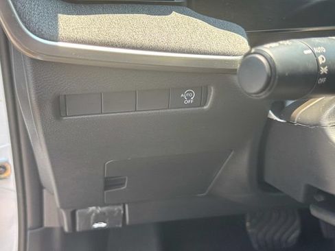 Used 2025 Nissan Kicks SV FWD image 25