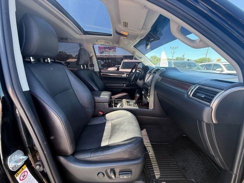 Used 2015 Lexus GX 460 Luxury w/ Preferred Accessory Package AWD/4WD image 24