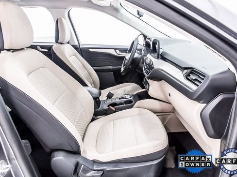 Used 2021 Ford Escape SE image 30
