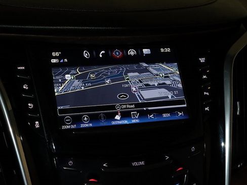 Used 2019 Cadillac Escalade Premium Luxury image 21