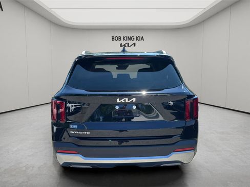 New 2026 Kia Sorento S FWD image 4