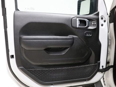Used 2024 Jeep Wrangler Unlimited AWD/4WD image 19
