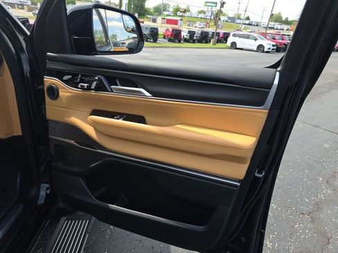 Used 2024 Jeep Grand Wagoneer L Series III w/ Rear Seat Video Group 1 AWD/4WD image 56