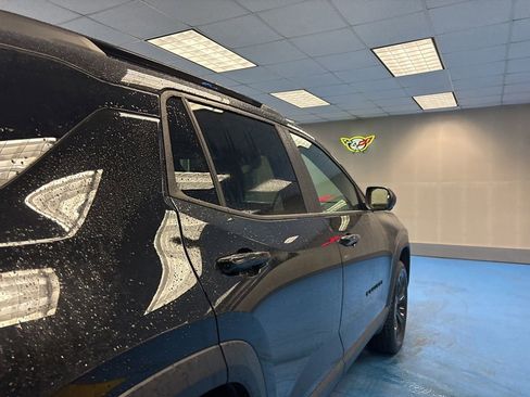 New 2026 Chevrolet Equinox LT w/ Midnight Edition AWD/4WD image 6