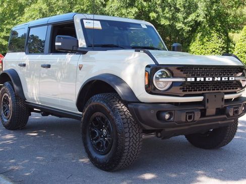 Certified 2025 Ford Bronco Badlands AWD/4WD image 1
