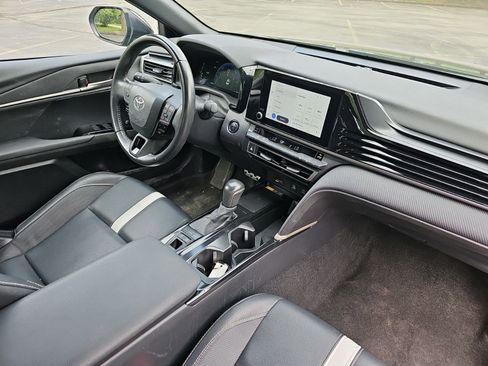 Used 2025 Toyota Camry SE FWD image 14