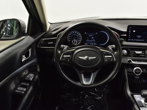 Used 2023 Genesis G70 2.0T image 12