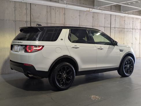 Used 2018 Land Rover Discovery Sport HSE AWD/4WD image 9