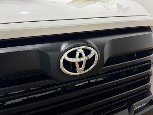 Used 2022 Toyota Tundra SR5 AWD/4WD image 43