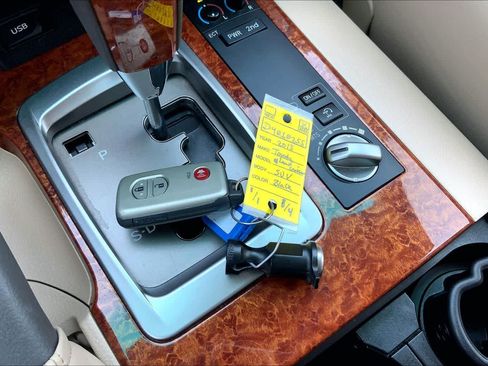 Used 2013 Toyota Land Cruiser AWD/4WD image 15