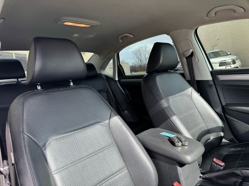 Used 2015 Volkswagen Passat 1.8T Limited Edition image 28