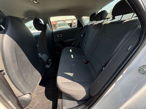 Used 2025 Kia K4 LXS image 26