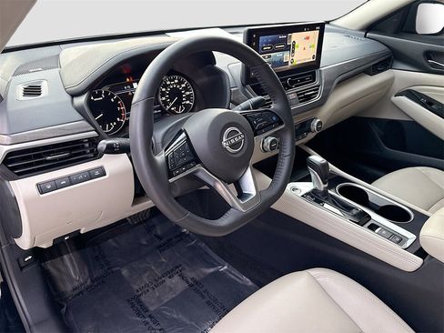 Used 2024 Nissan Altima 2.5 SL image 9