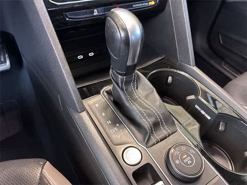 Used 2022 Volkswagen Atlas SEL Premium image 35