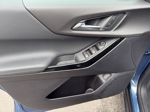 New 2026 Chevrolet Equinox LT w/ Convenience Package II image 9